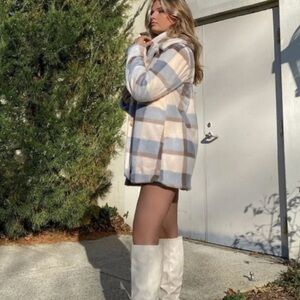 NWT Faux Fur Fuzzy Cream and Blue Plaid Coat - Size S